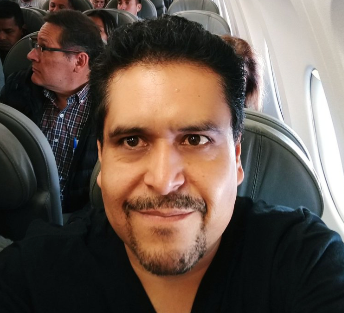 <em>Carlos R.</em>